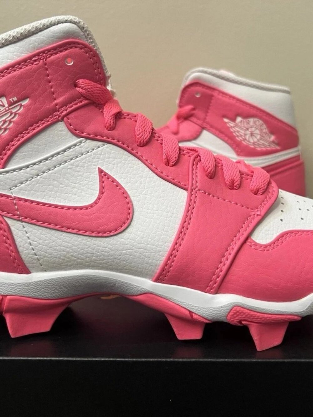 Nike Jordan 1 Low Kids Multisport Cleats Kids size 2.5Y HF6883-102